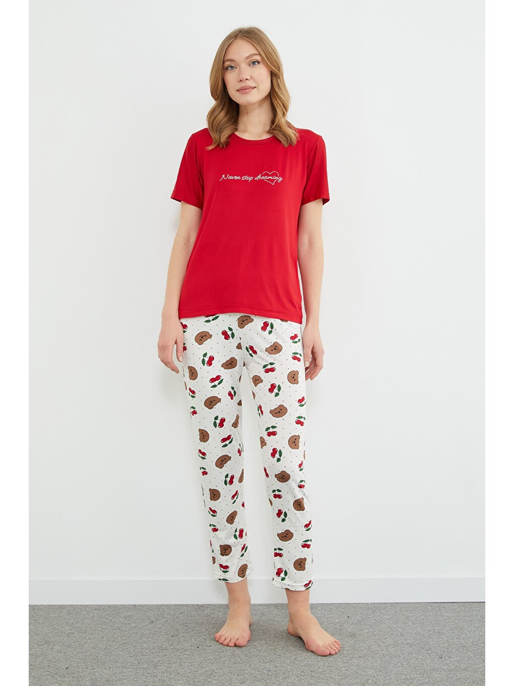 Kırmızı Çizgili Kalpli Bisiklet Yaka Pijama Takımı-3