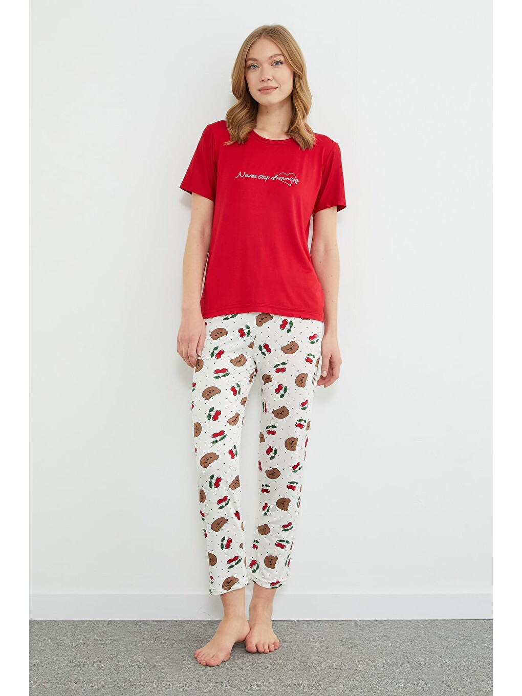 Kırmızı Çizgili Kalpli Bisiklet Yaka Pijama Takımı-4