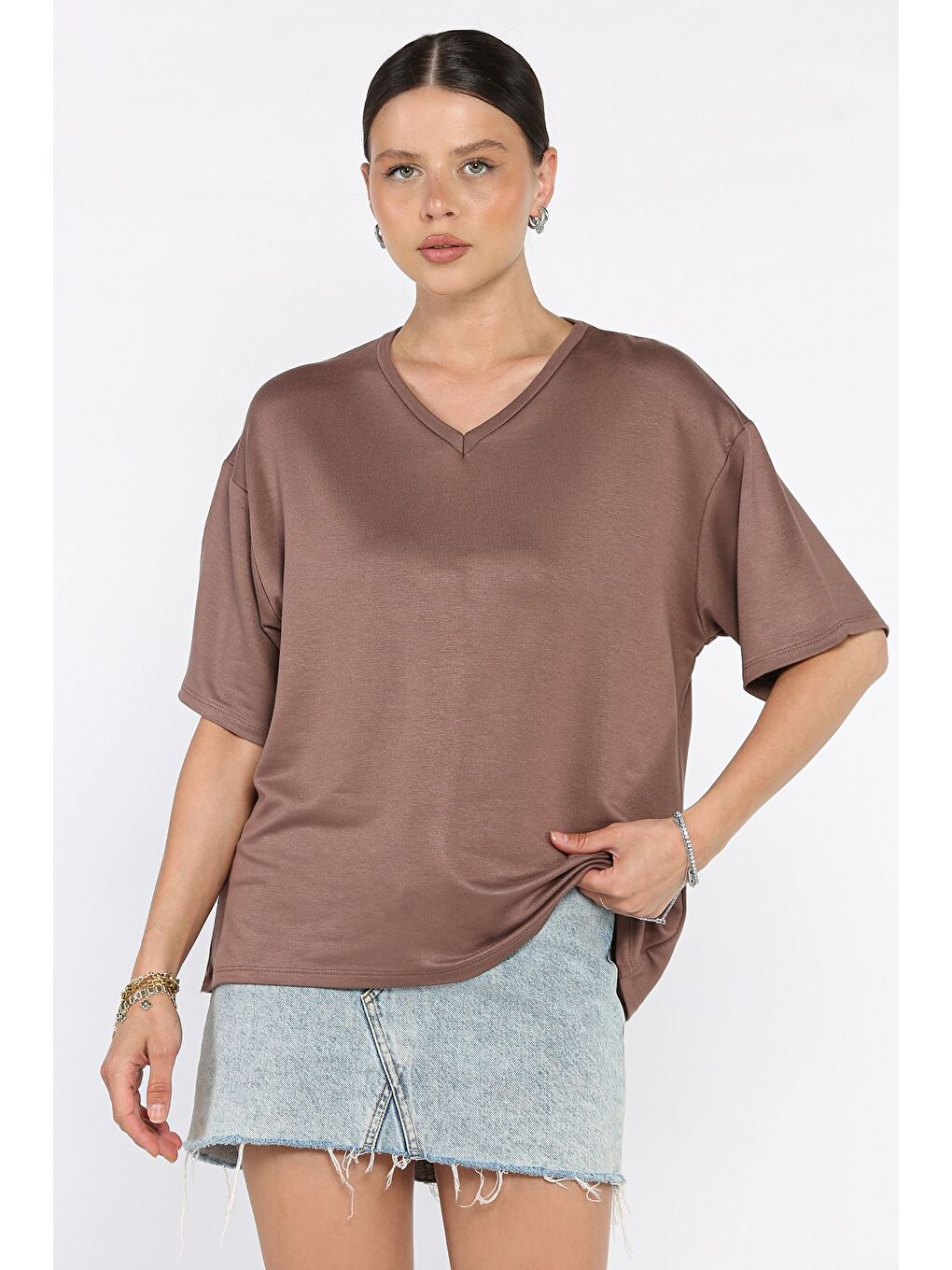 Kahverengi Kadın V Yaka Basic Tişört