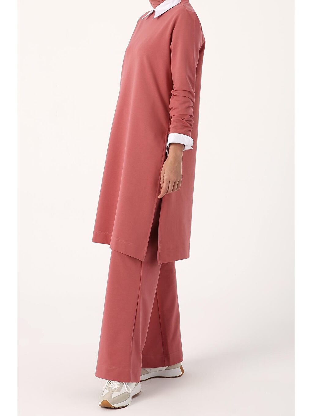 Pembe Eski Gül Yanları Yırtmaçlı Pantolonlu Cepli Takım-2