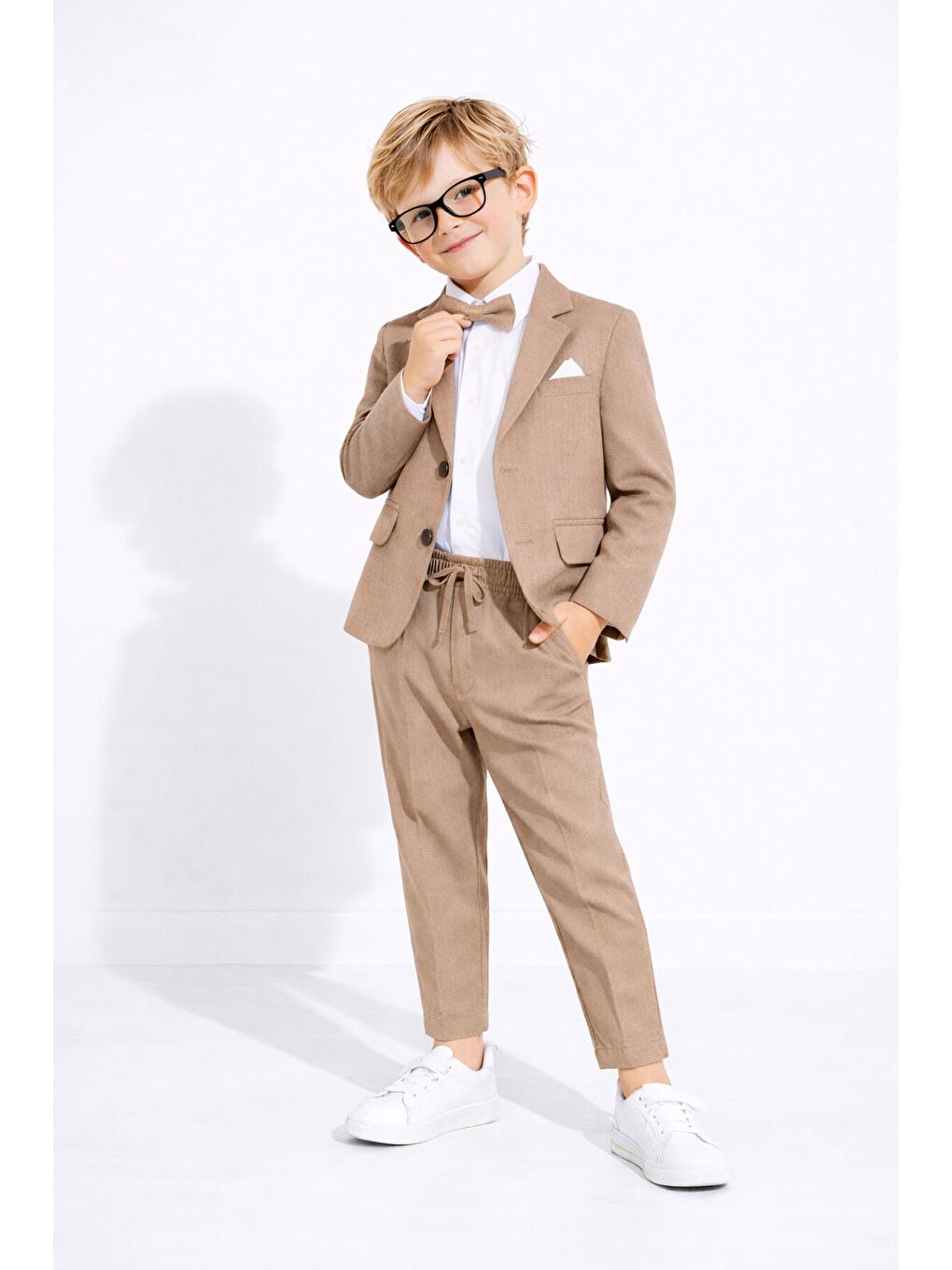 Kahverengi Keten Ceket ve Pantolonlu Erkek Çocuk Papyonlu 4lü Takım Elbise 23523-1