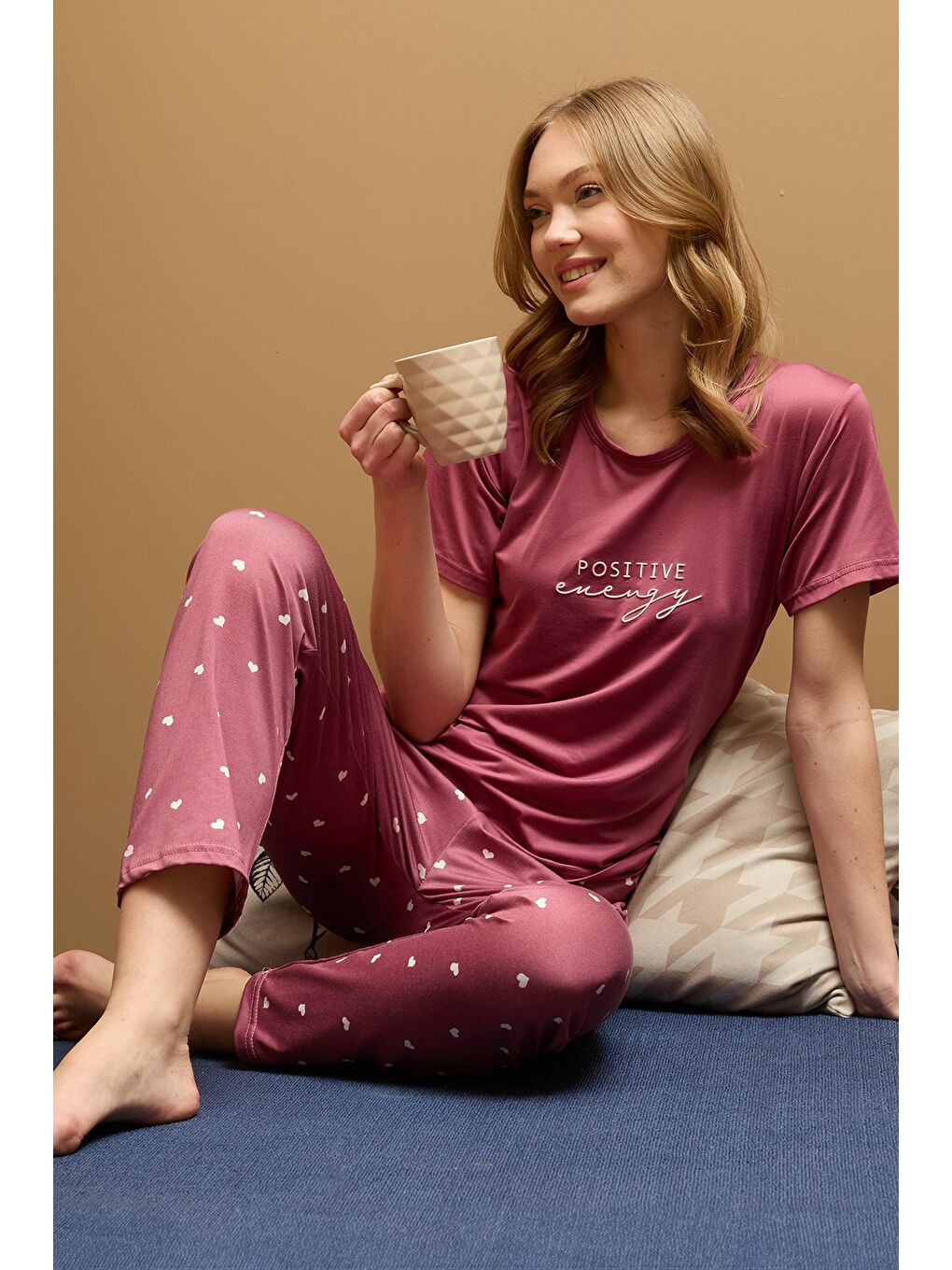 Pembe Çizgili Kalpli Bisiklet Yaka Pijama Takımı-1