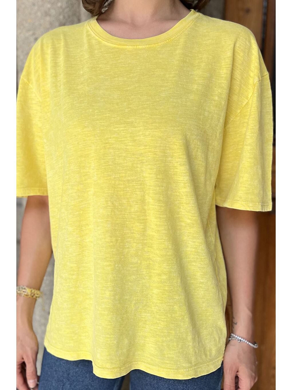 Sarı Kadın Bisiklet Yaka Oversize Tişört-3