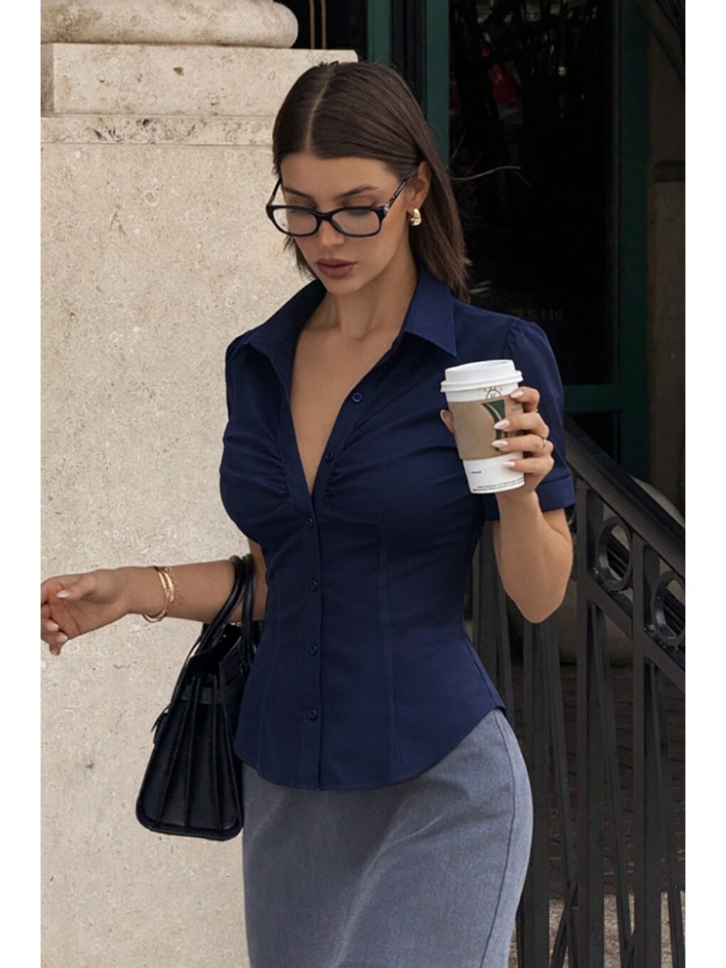 Lacivert Vücuda Oturan Kısa Kollu Kadın Gömlek