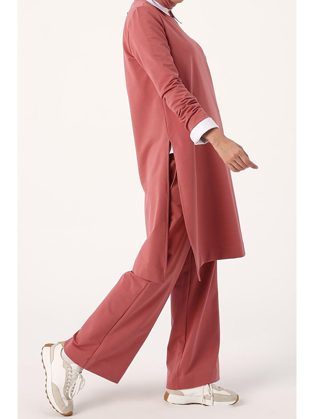 Pembe Eski Gül Yanları Yırtmaçlı Pantolonlu Cepli Takım-3