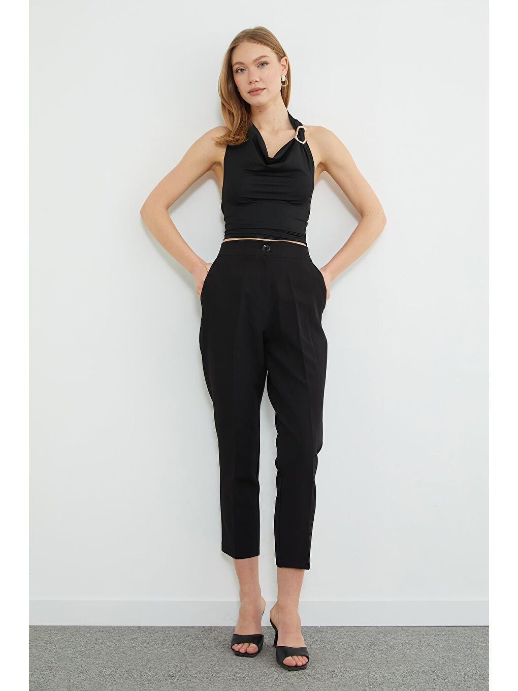 Siyah Beli Lastikli Düğmeli Kumaş Pantolon-2