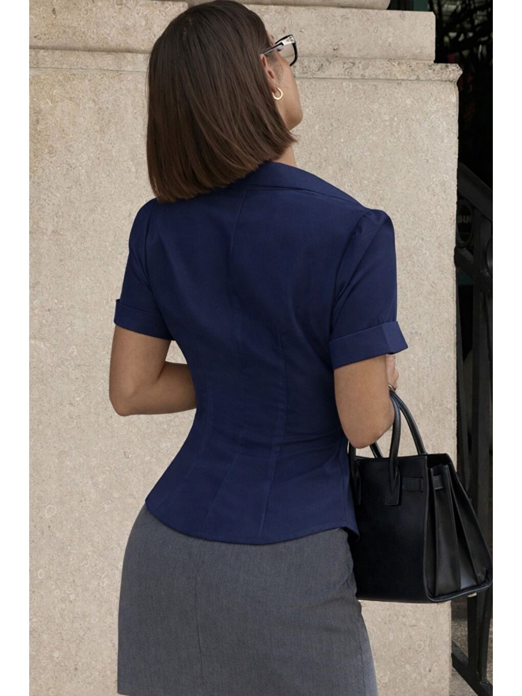 Lacivert Vücuda Oturan Kısa Kollu Kadın Gömlek-2
