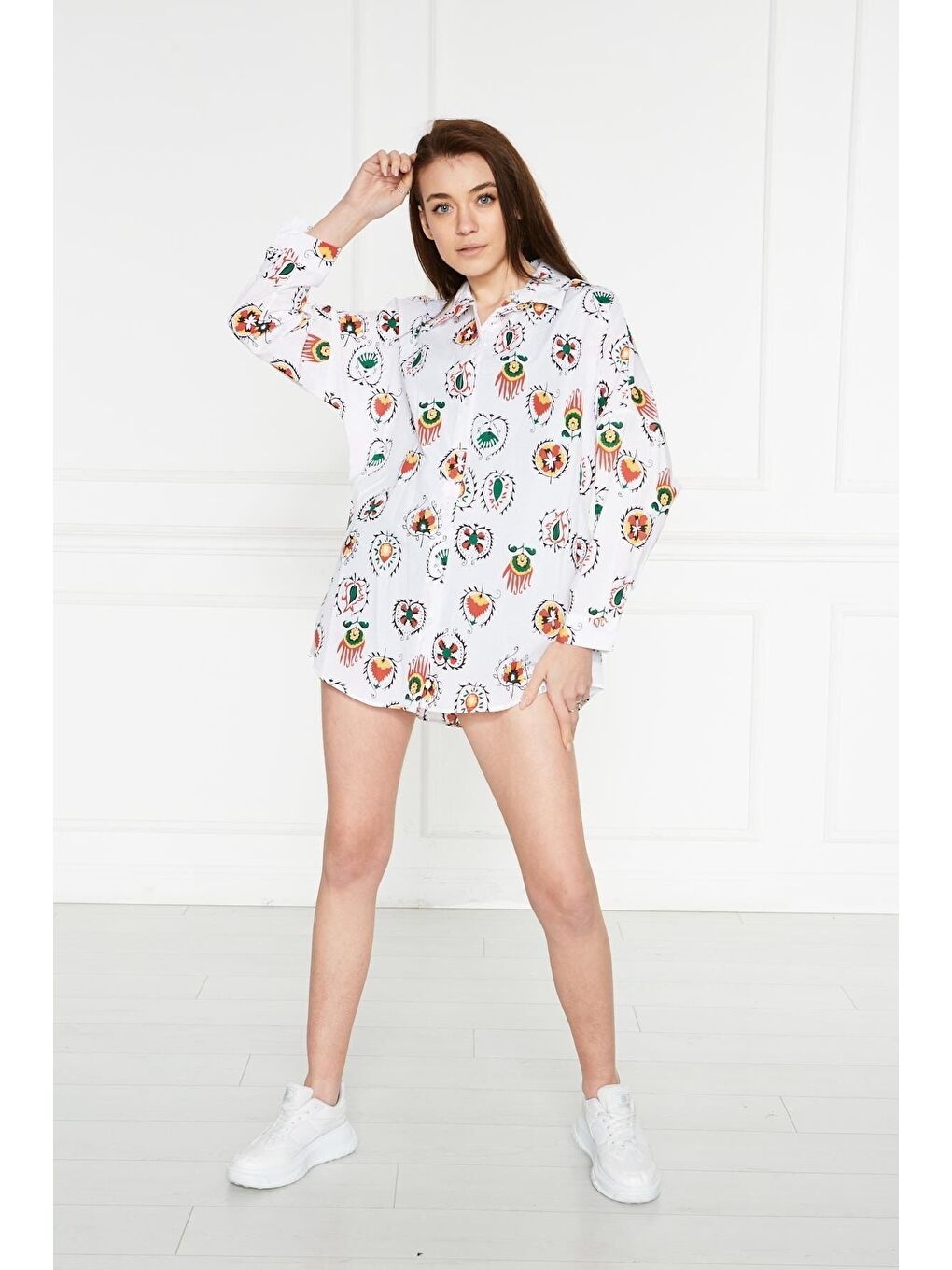 Kırmızı Kadın Oversize Renkli Desenli Uzun Basic Gömlek-1