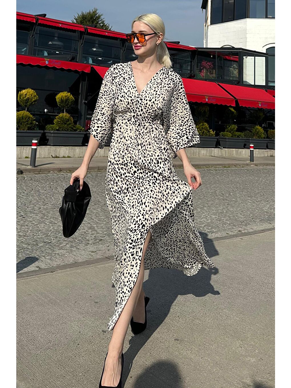 Beyaz Desenli Yırtmaç Detaylı Uzun Elbise Mg2321-3