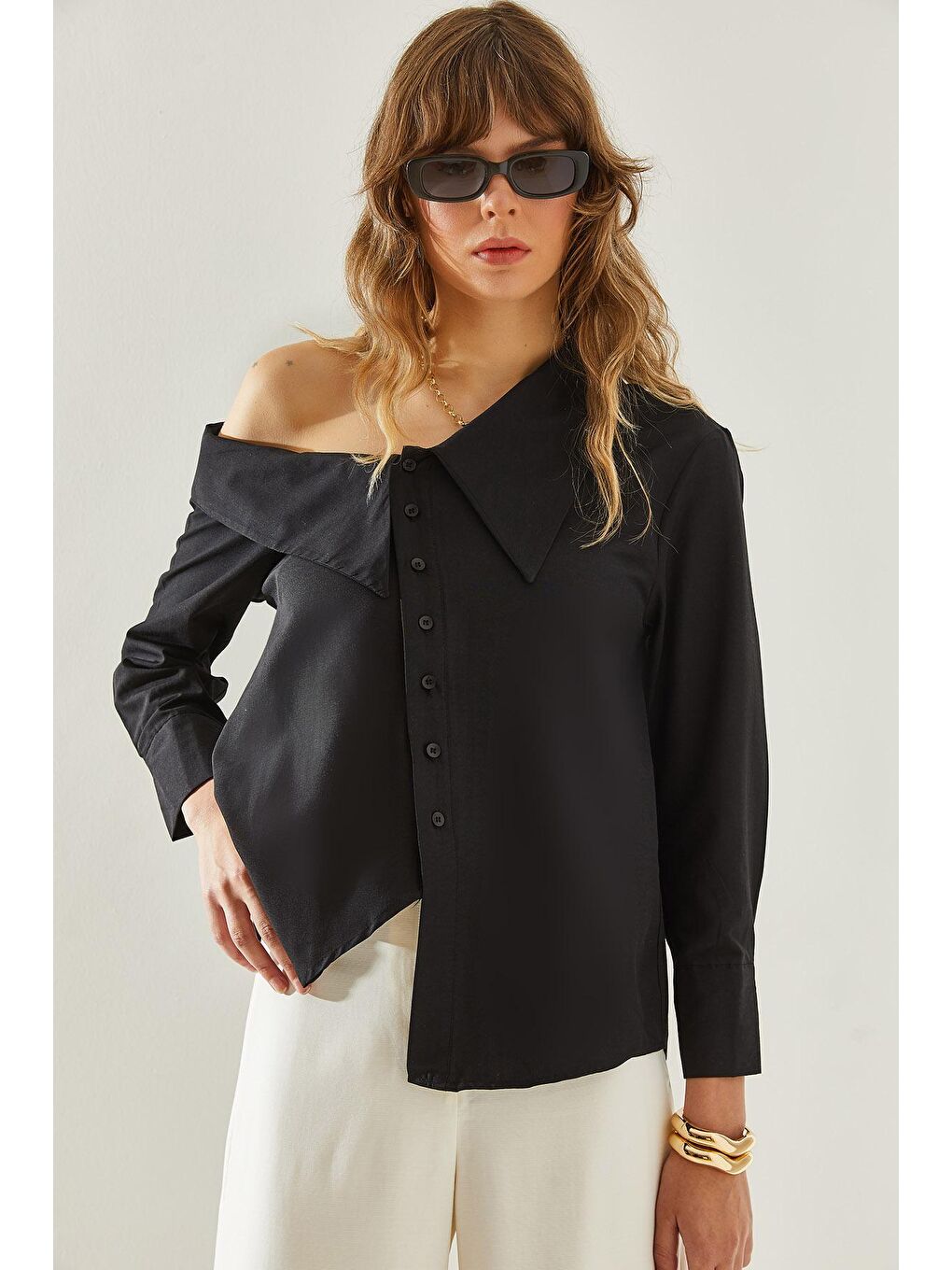 Siyah Kadın Kırlangıç Yaka Eteği Asimetrik Gömlek