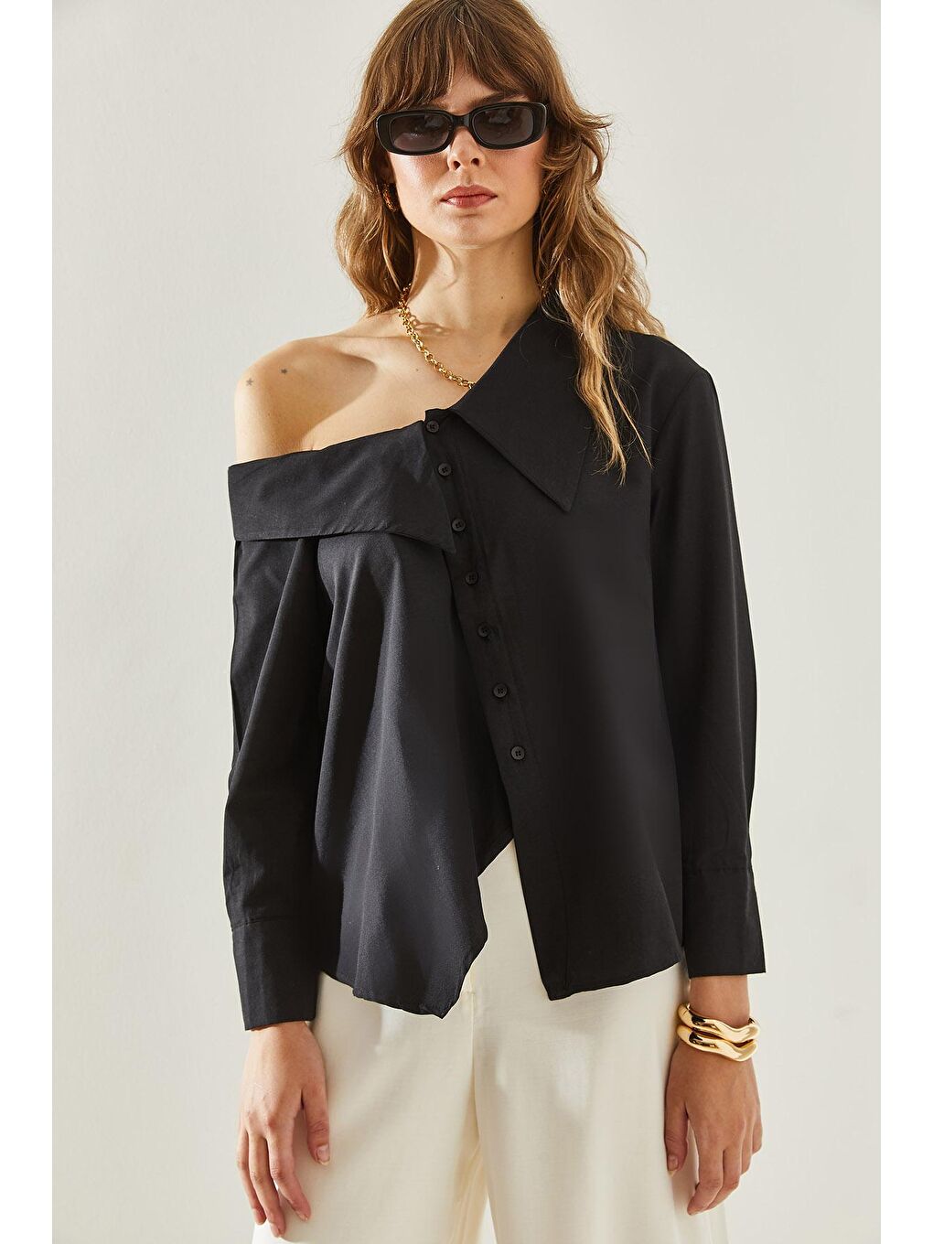 Siyah Kadın Kırlangıç Yaka Eteği Asimetrik Gömlek-1