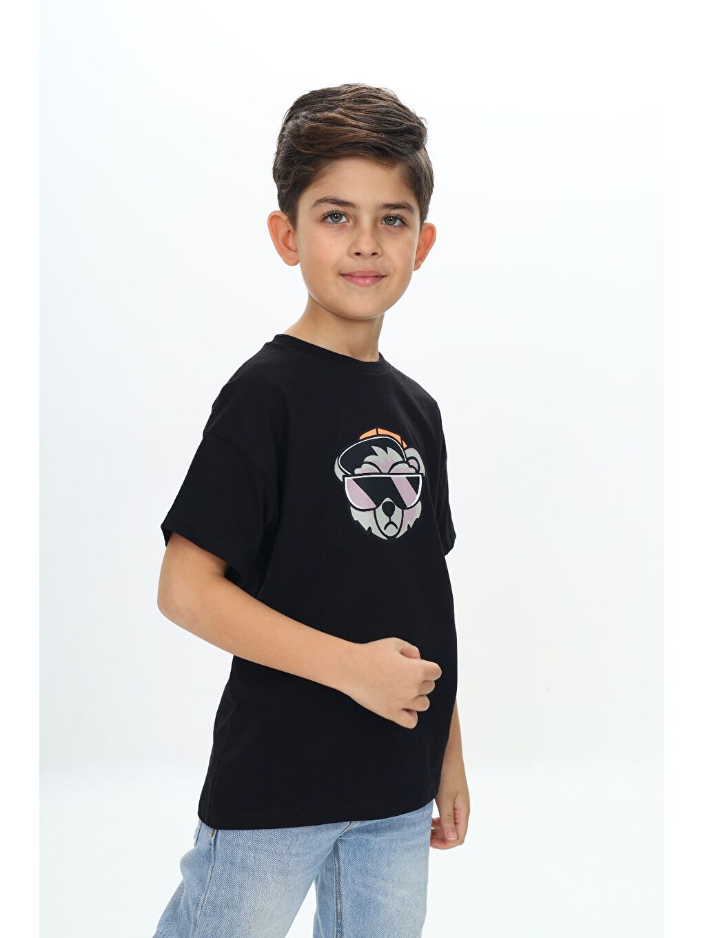 Siyah Erkek Çocuk Şapkalı Ayı Baskılı Tişört-2