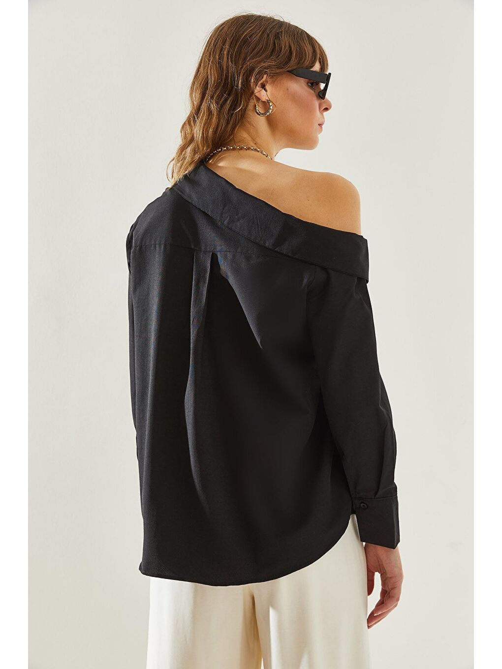 Siyah Kadın Kırlangıç Yaka Eteği Asimetrik Gömlek-5