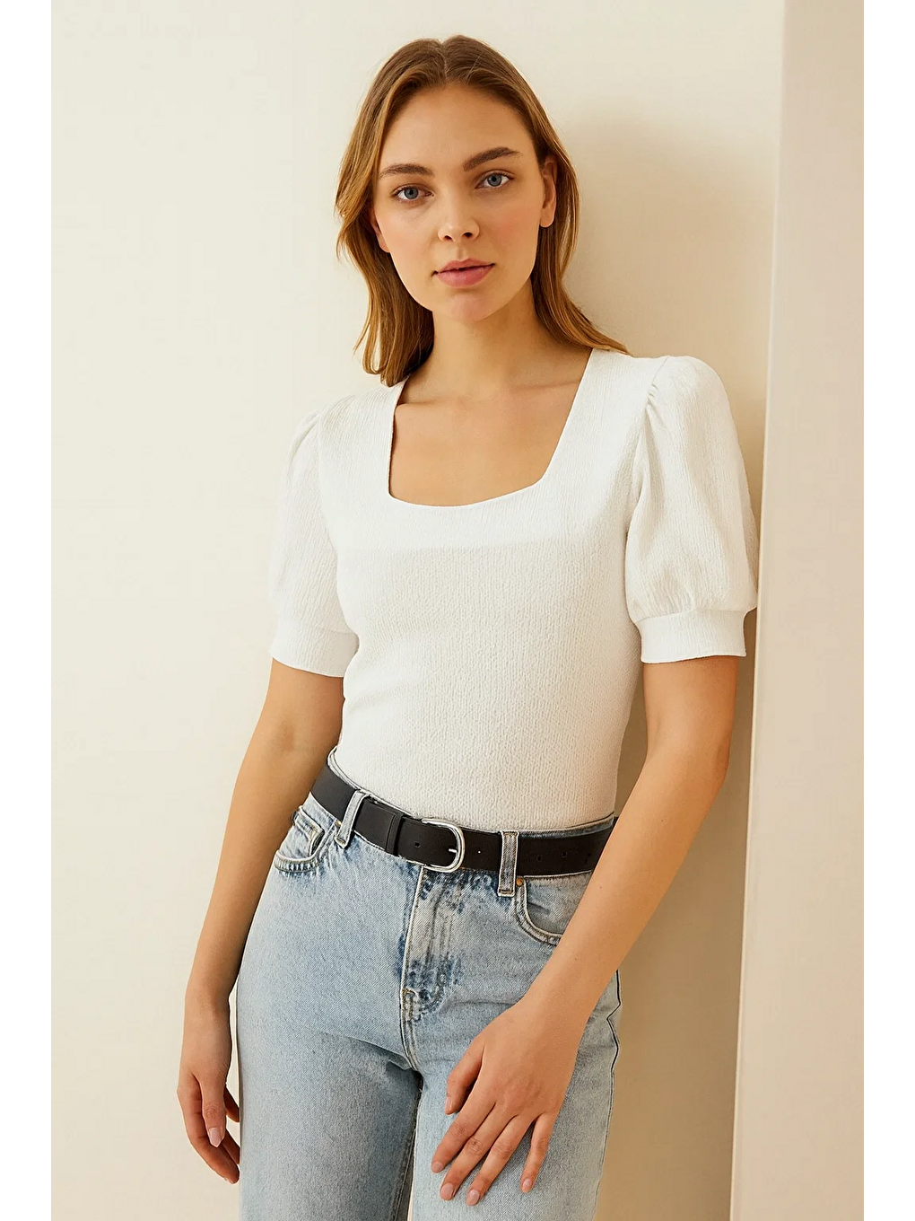 Kadın Örme Kısa Kolu Kare Yaka Basic Beyaz Bluz-1