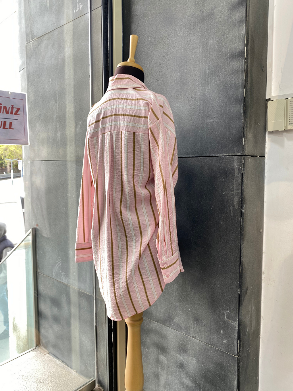 Pembe Oversize Çizgili Uzun Kadın Gömleği-1