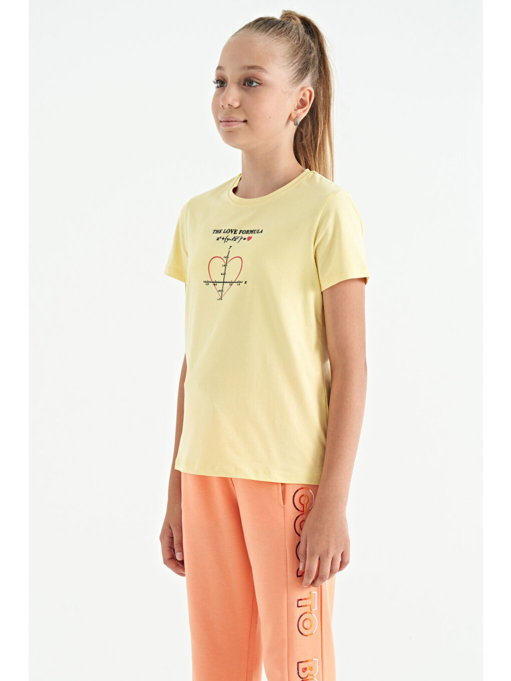 Sarı O Yaka Baskı Detaylı Rahat Kalıp Kız Çocuk Tişört - 75129-2