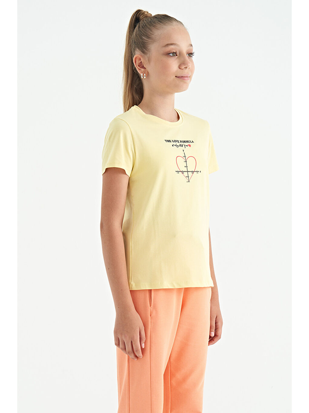 Sarı O Yaka Baskı Detaylı Rahat Kalıp Kız Çocuk Tişört - 75129-4