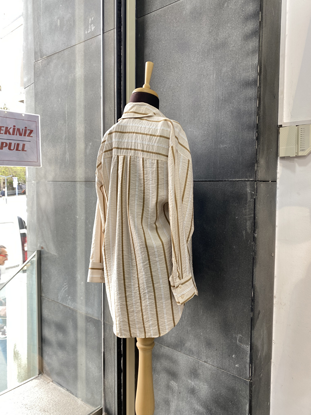 Bej Oversize Çizgili Uzun Kadın Gömleği-1