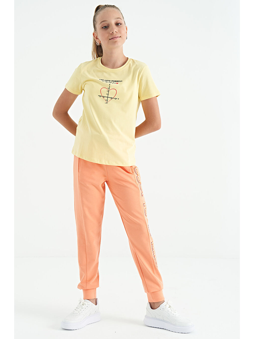 Sarı O Yaka Baskı Detaylı Rahat Kalıp Kız Çocuk Tişört - 75129-8