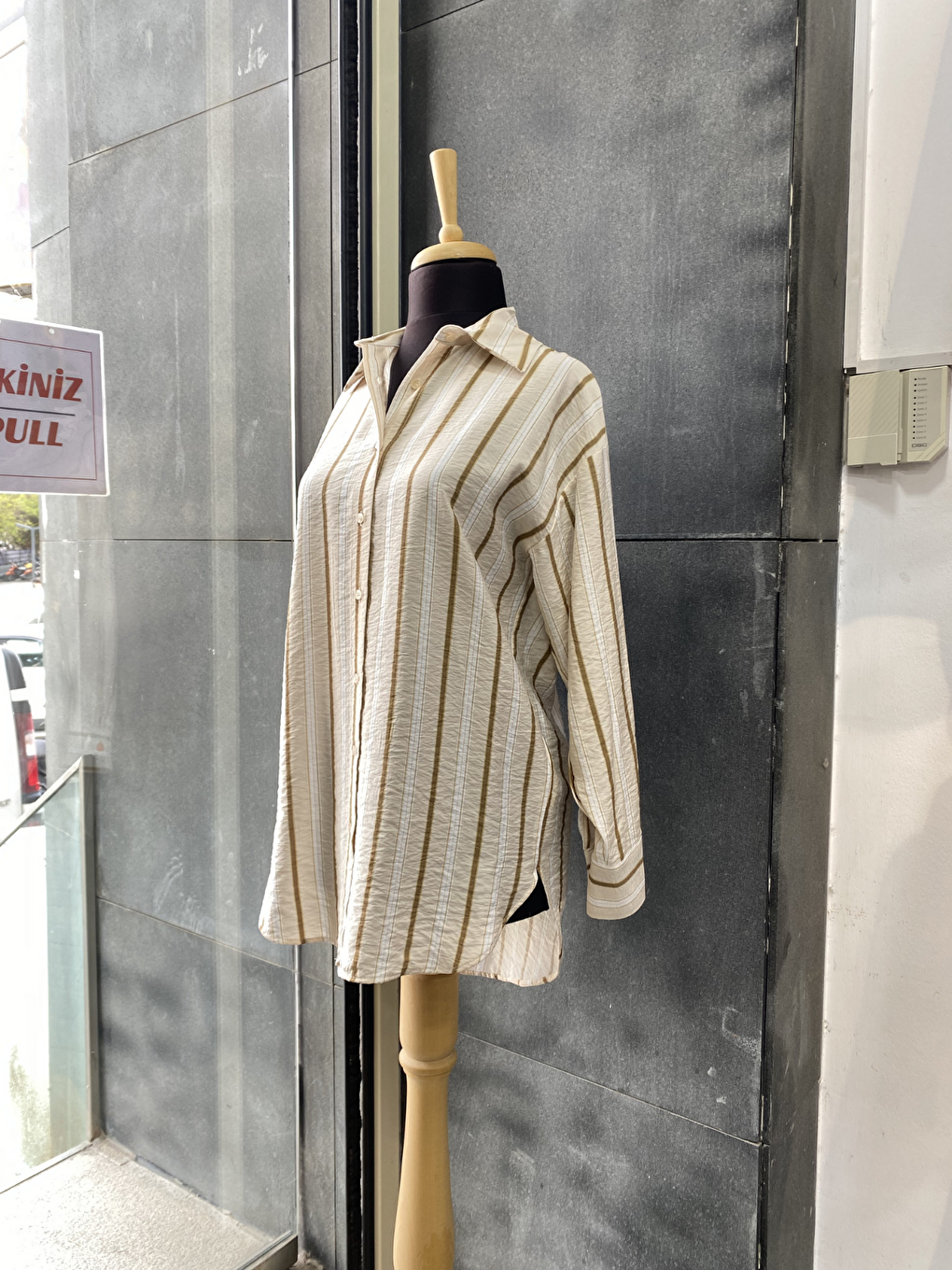 Bej Oversize Çizgili Uzun Kadın Gömleği-2