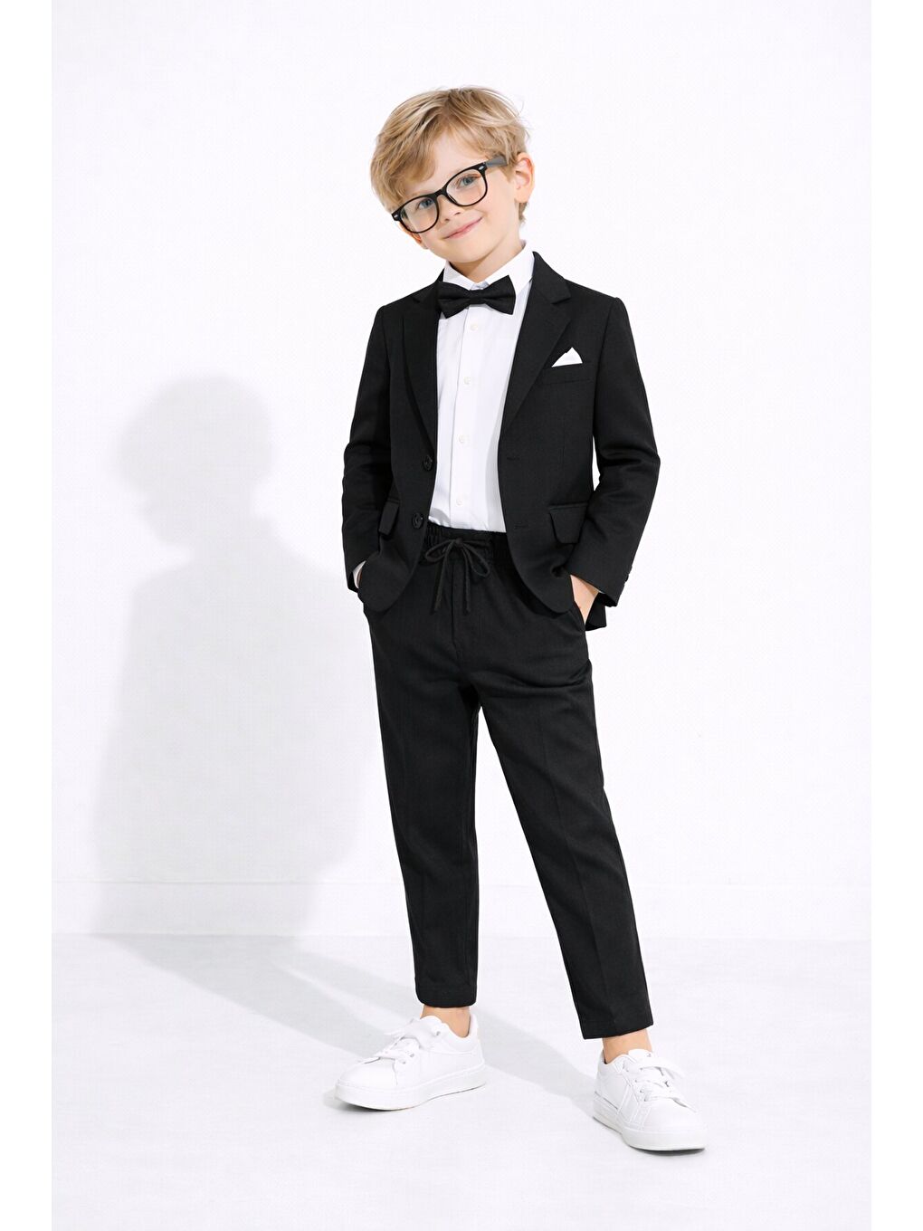 Siyah Keten Ceket ve Pantolonlu Erkek Çocuk Papyonlu 4lü Takım Elbise 23521-3