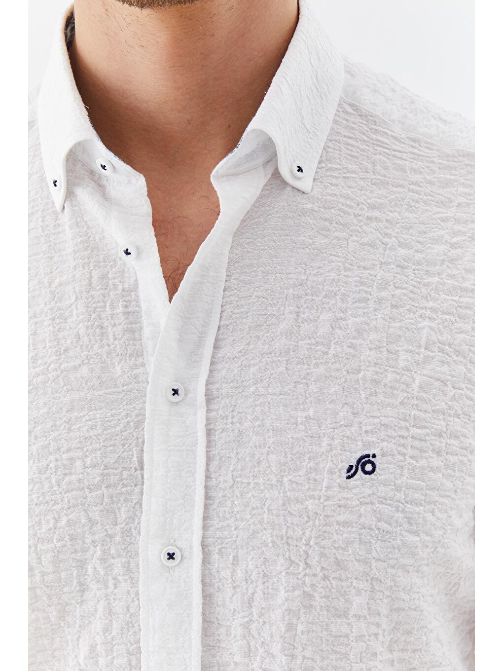 Erkek Beyaz Slim Fit Gömlek – Uzun Kollu, Düğmeli Yaka, Baskılı-3