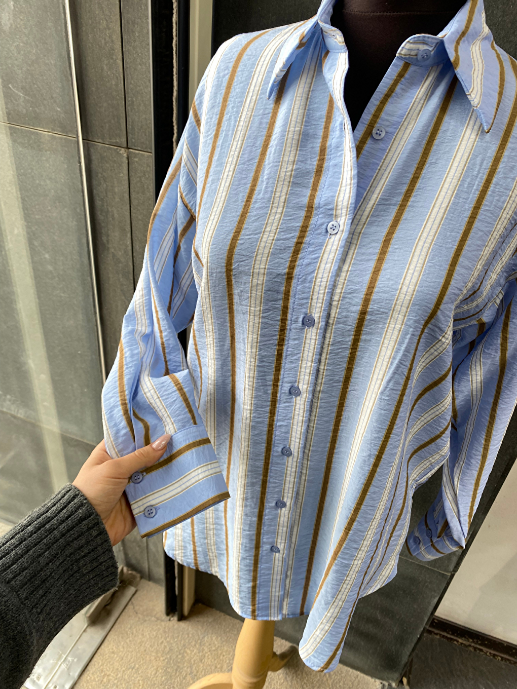 Mavi Oversize Çizgili Uzun Kadın Gömleği-5