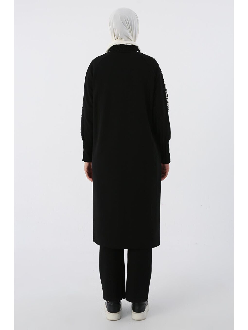 Siyah Baskılı Garnili Yakası Lastikli Uzun Sweat Hırka-3