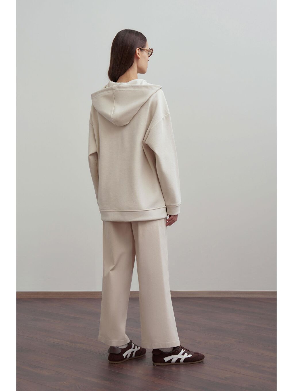 Bej Taş-Kanguru Cep Detaylı Sweatshirt-3