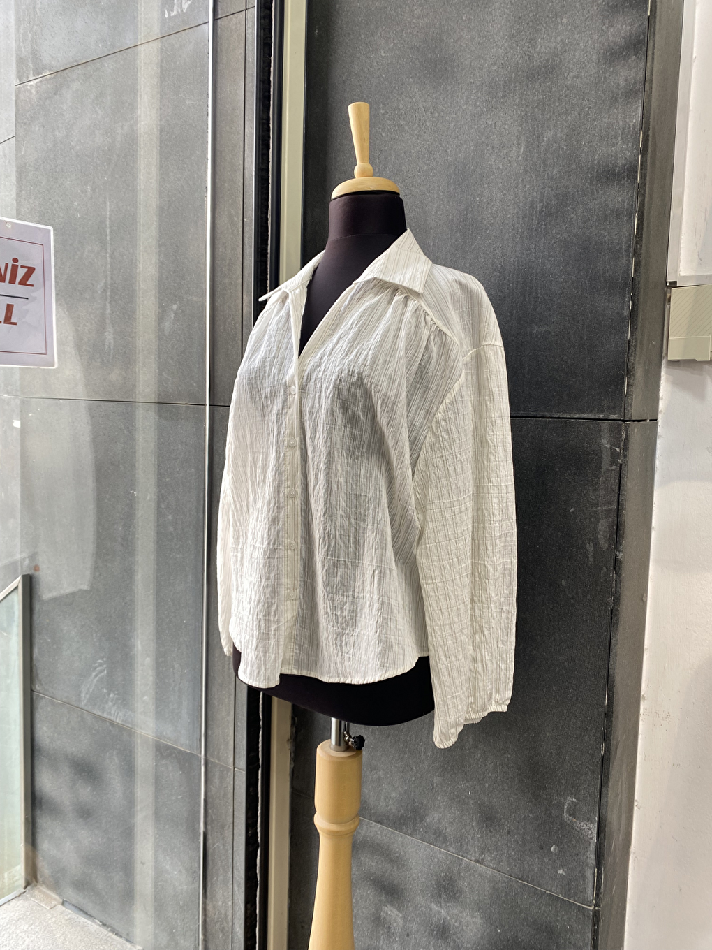 Kahverengi Çizgili Transparan Pileli V Yaka Gömlek-4