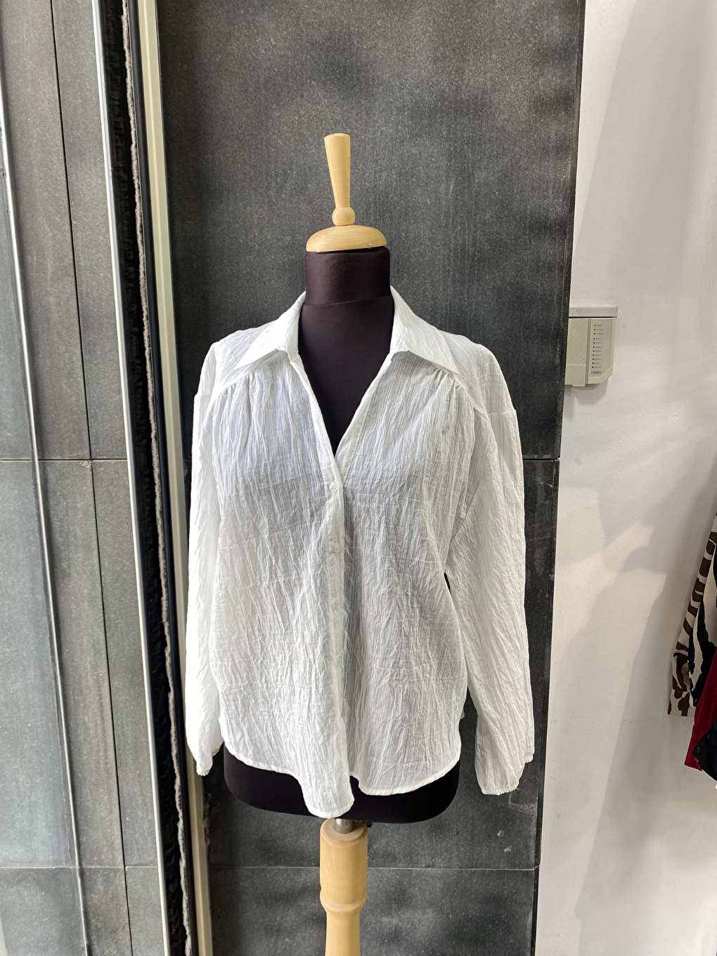 Mavi Çizgili Transparan Pileli V Yaka Gömlek-2