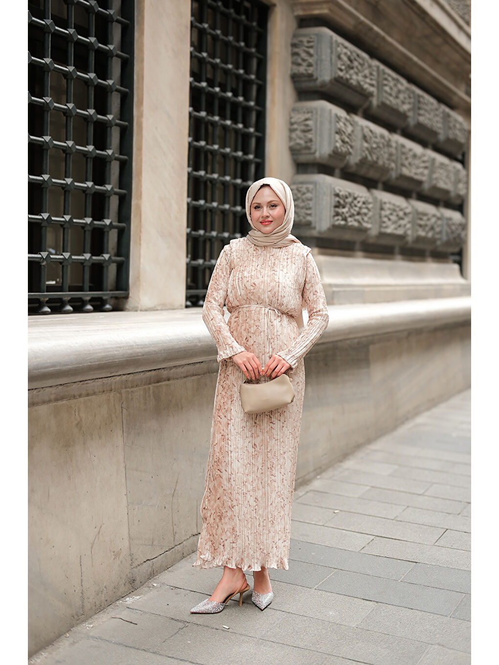 Ekru Kadın Dökümlü Viskon Tesettür Elbise Krem-3