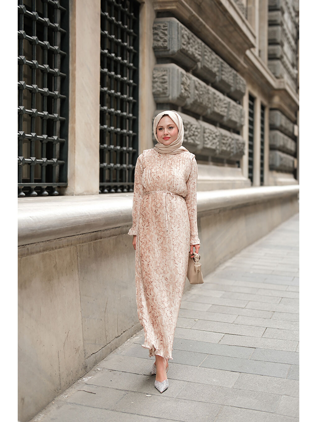 Ekru Kadın Dökümlü Viskon Tesettür Elbise Krem-4
