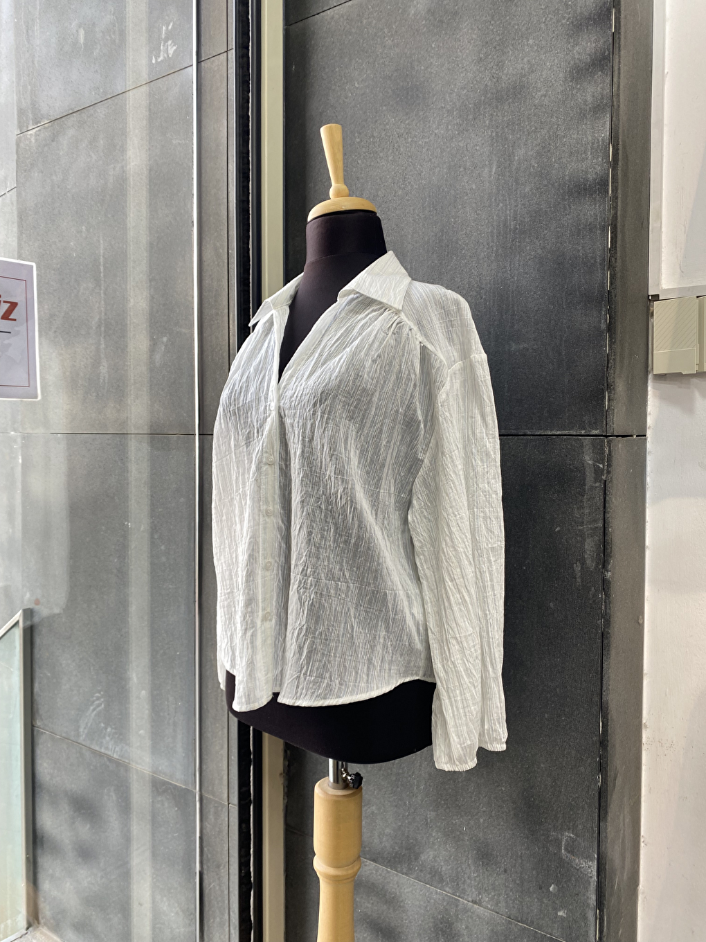 Mavi Çizgili Transparan Pileli V Yaka Gömlek-3