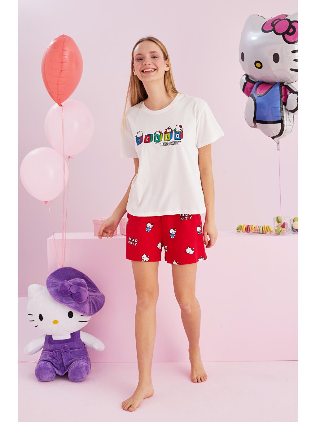 SİYAH İNCİ Beyaz Hello Kitty Lisanslı %100 Pamuk Beyaz Çok Renkli Bisklet Yaka Şort Pijama Takım - 1