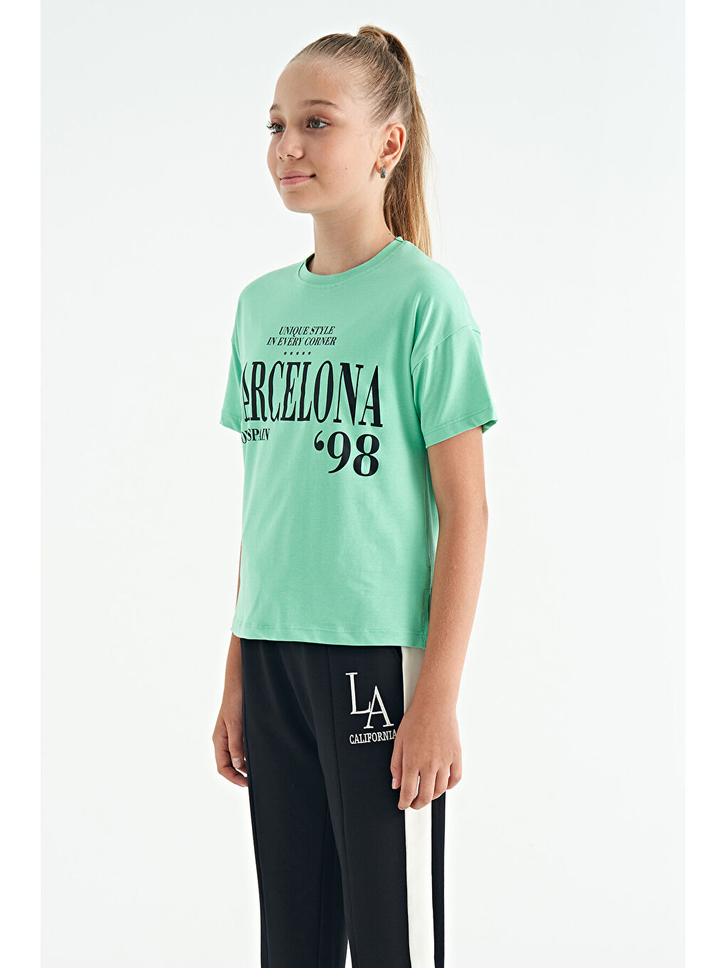 Turkuaz Su Yeşili O Yaka Yazı Baskılı Düşük Omuz Oversize Kız Çocuk Tişört - 75115-2