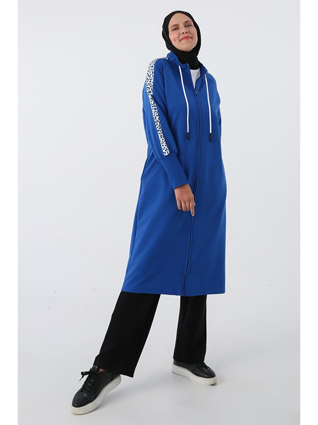 Mavi Saks Baskılı Garnili Yakası Lastikli Uzun Sweat Hırka