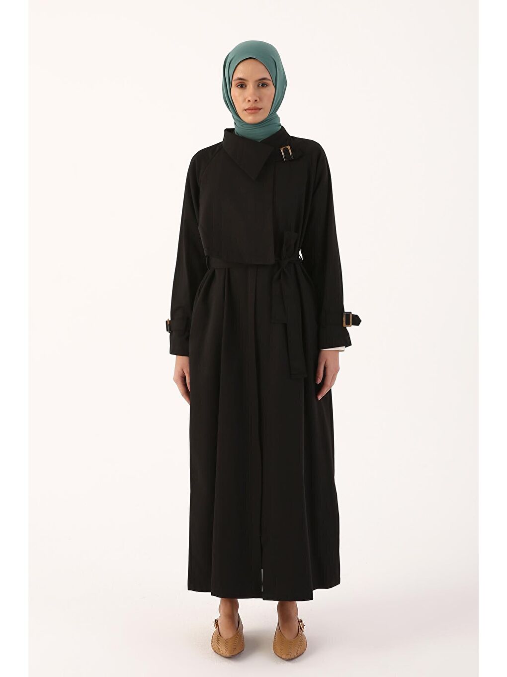 Siyah Rüzgarlık Parçalı Kuşaklı Fermuarlı Ferace-1