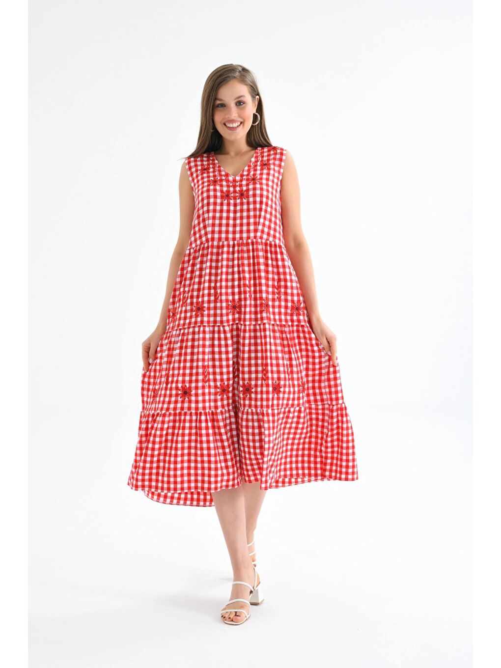 Kadın Kırmızı Ekose Desenli Nakışlı Yazlık Elbise