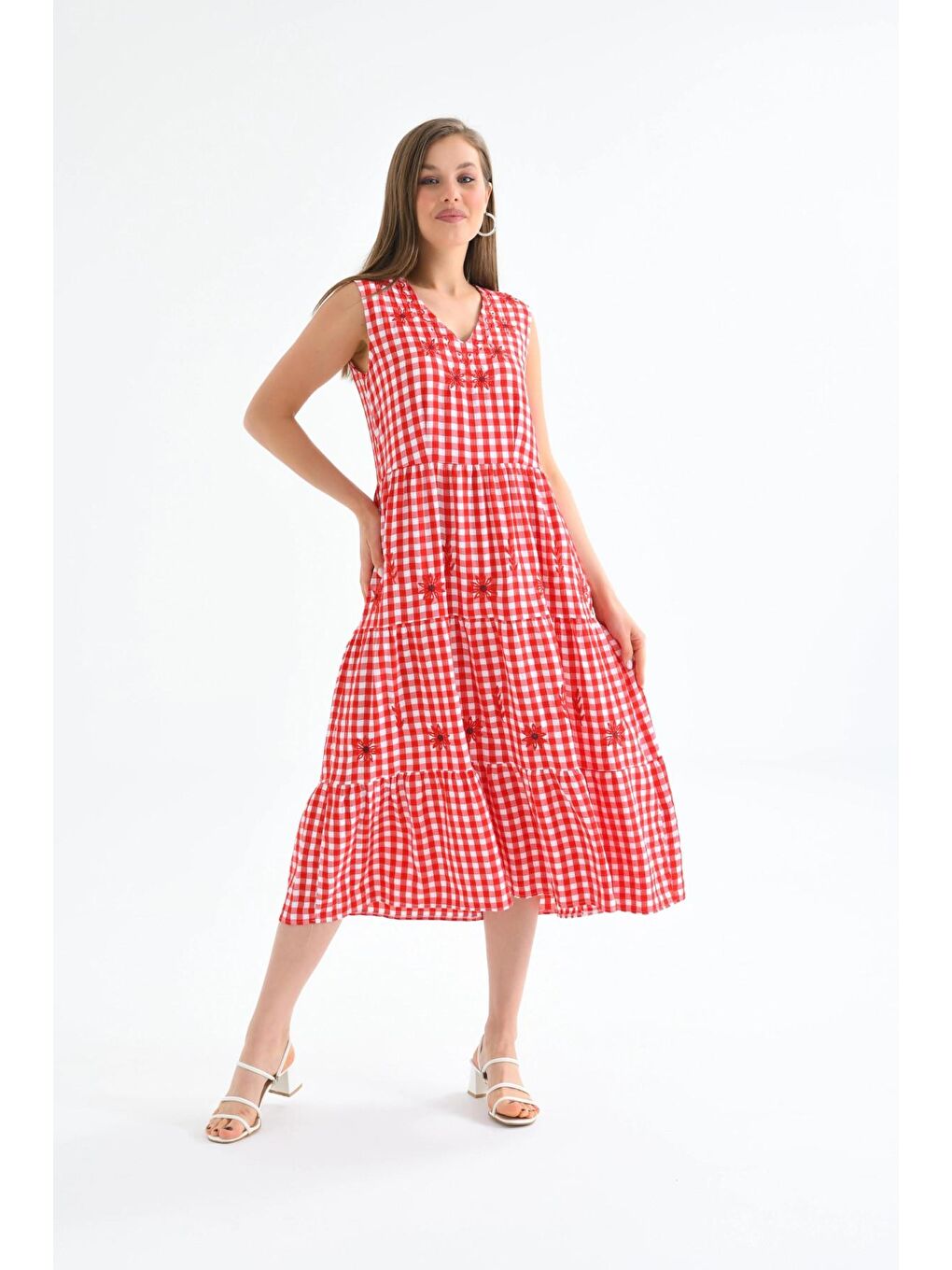Kadın Kırmızı Ekose Desenli Nakışlı Yazlık Elbise-1