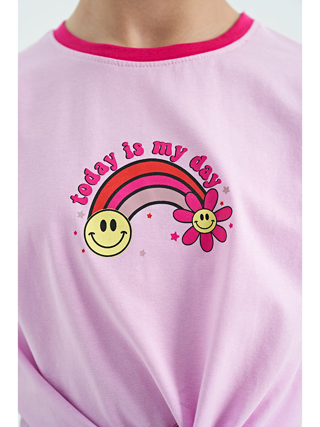 Pembe Baskı Detaylı O Yaka Çok Renkli Bağlama Detaylı Kız Çocuk Tişört - 75113-4