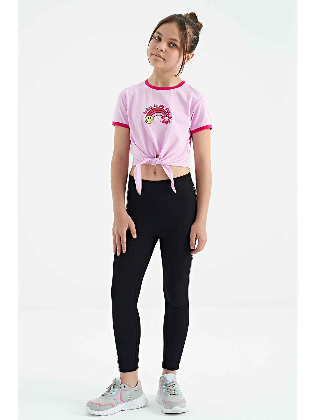 Pembe Baskı Detaylı O Yaka Çok Renkli Bağlama Detaylı Kız Çocuk Tişört - 75113-6