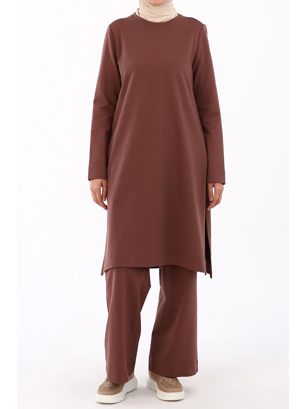 Kahverengi Toprak Yanları Yırtmaçlı Pantolonlu Cepli Takım-1