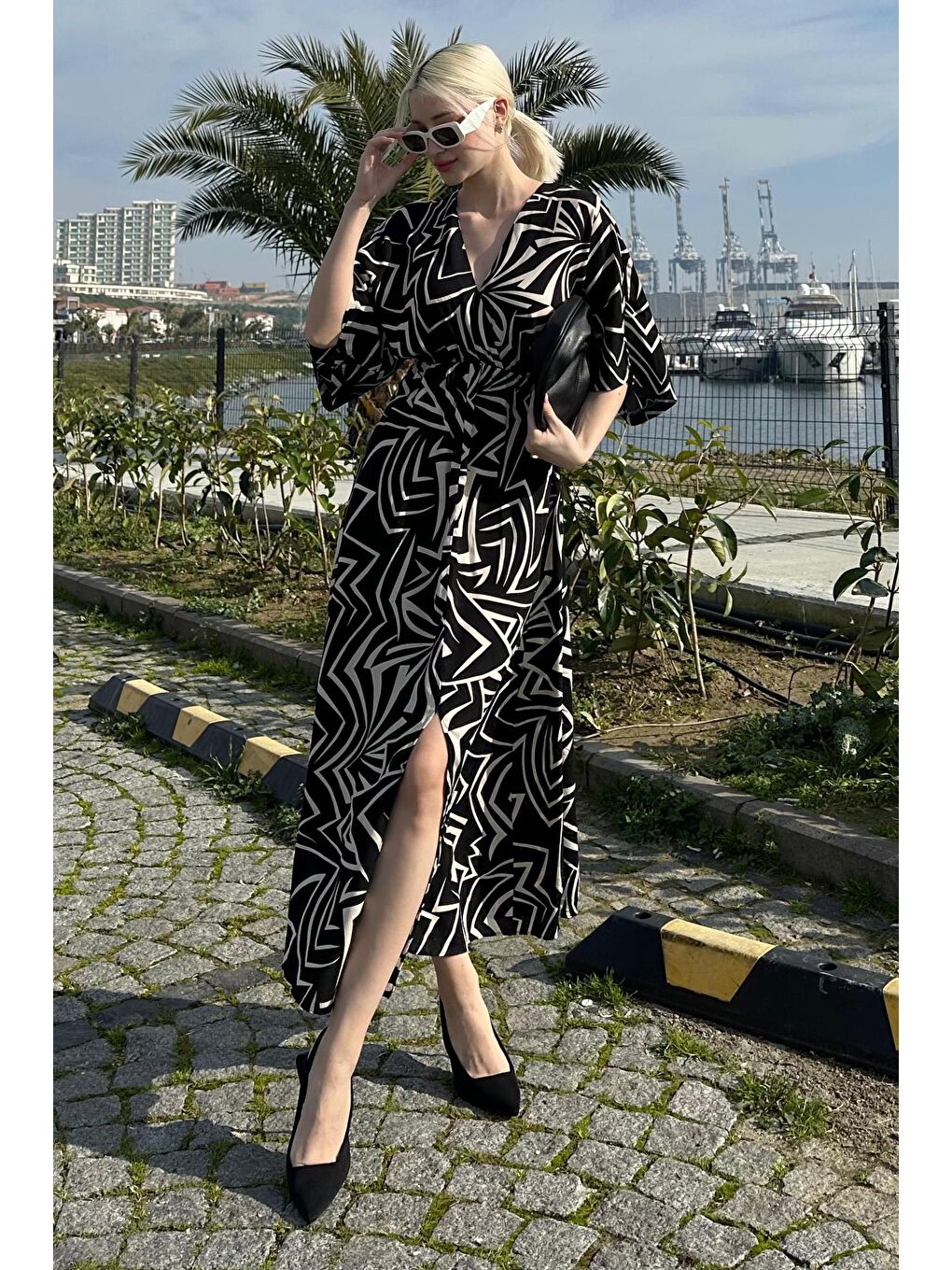 Siyah Desenli Yırtmaç Detaylı Uzun Elbise Mg2324-1