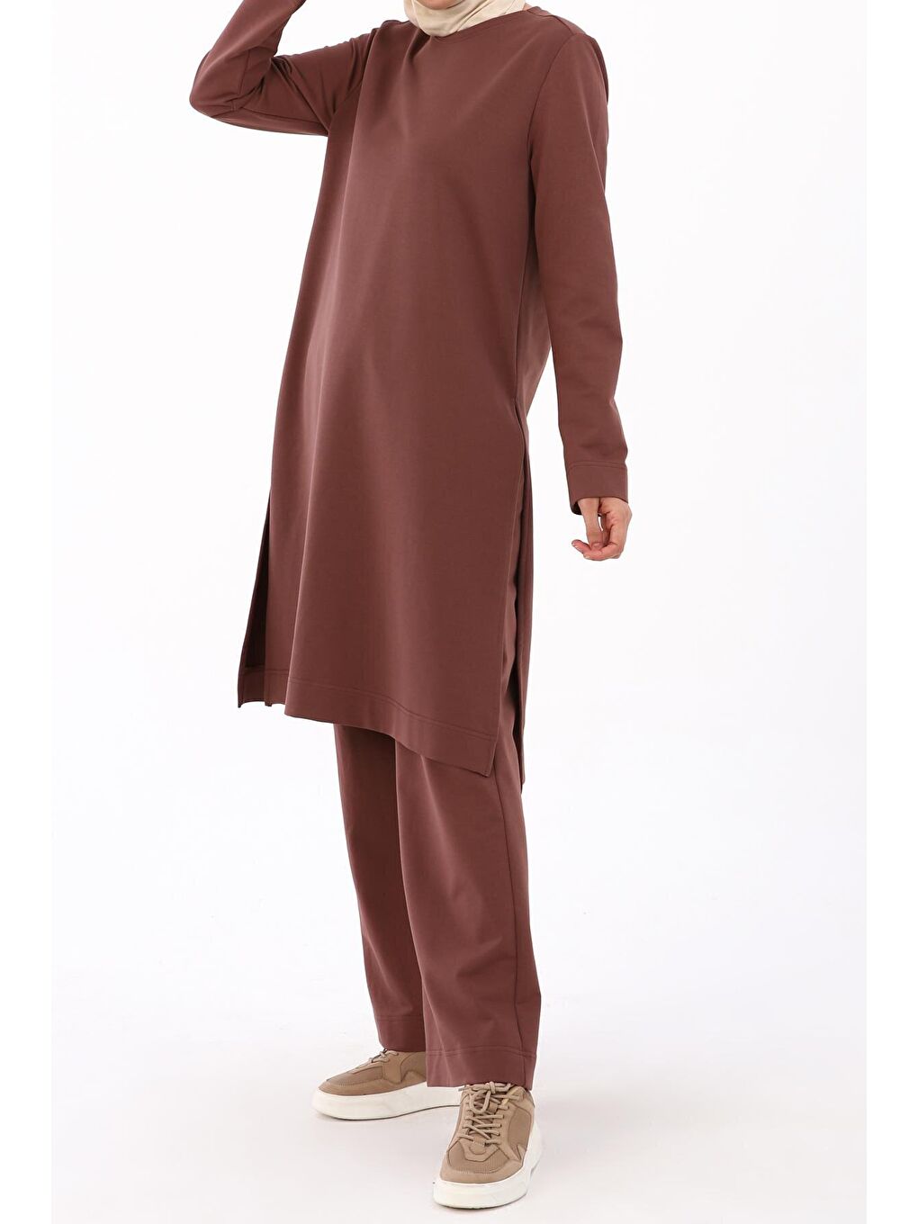 Kahverengi Toprak Yanları Yırtmaçlı Pantolonlu Cepli Takım-2