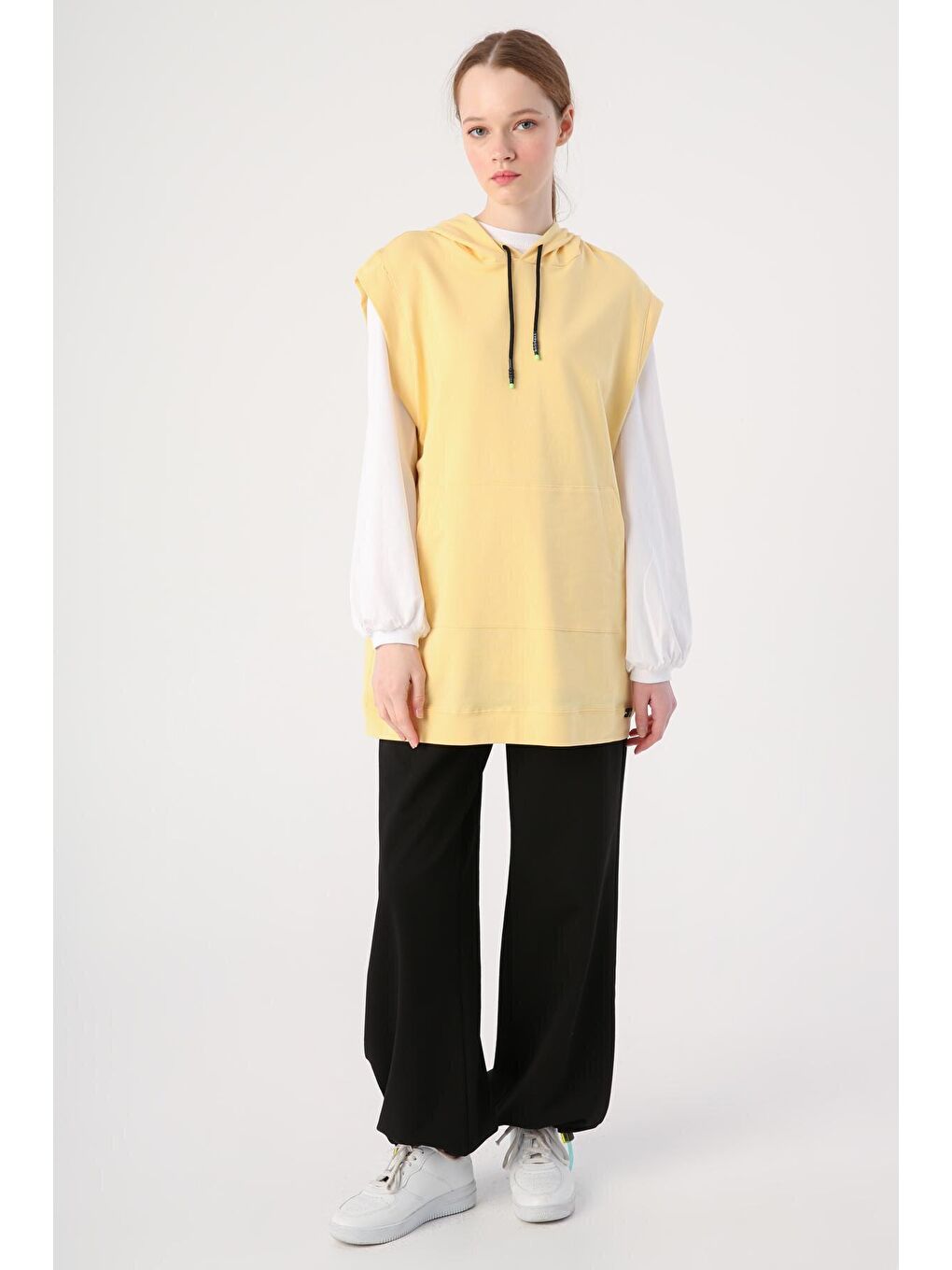 Açık Sarı Kapüşonlu Kanguru Cepli Sweat Süveter-1