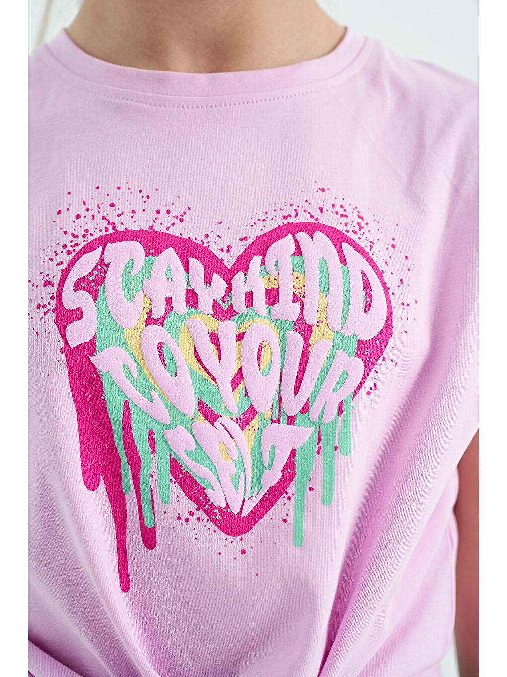 Pembe Kalp Baskılı Ön Düğüm Detaylı Rahat Form Kız Çocuk Tişört - 75114-4