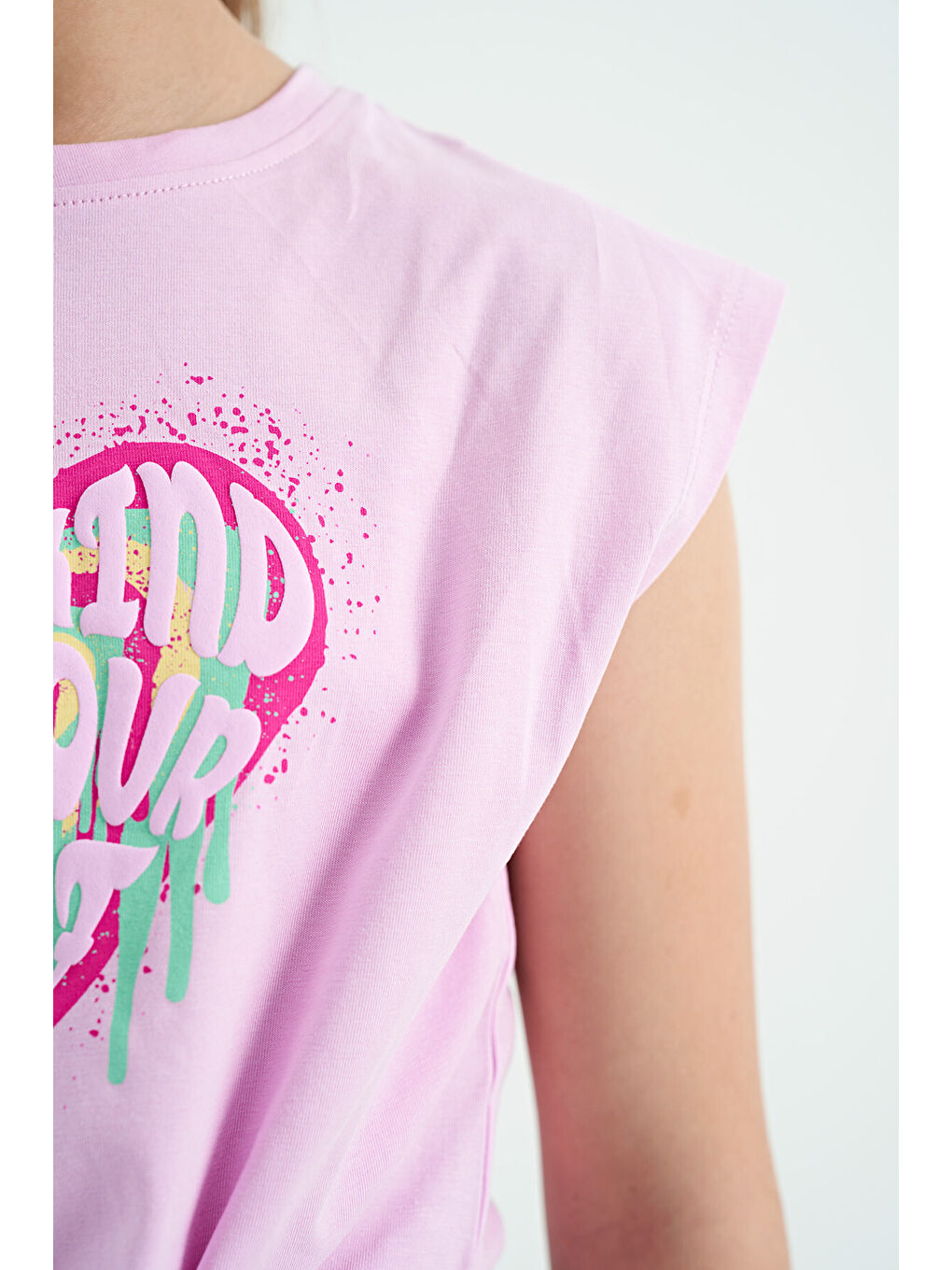 Pembe Kalp Baskılı Ön Düğüm Detaylı Rahat Form Kız Çocuk Tişört - 75114-8