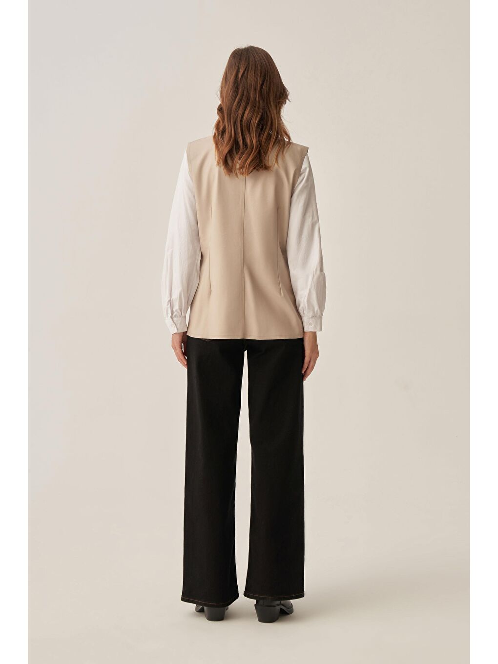 Bej Taş-Gold Düğmeli Süetli Deri Yelek-2