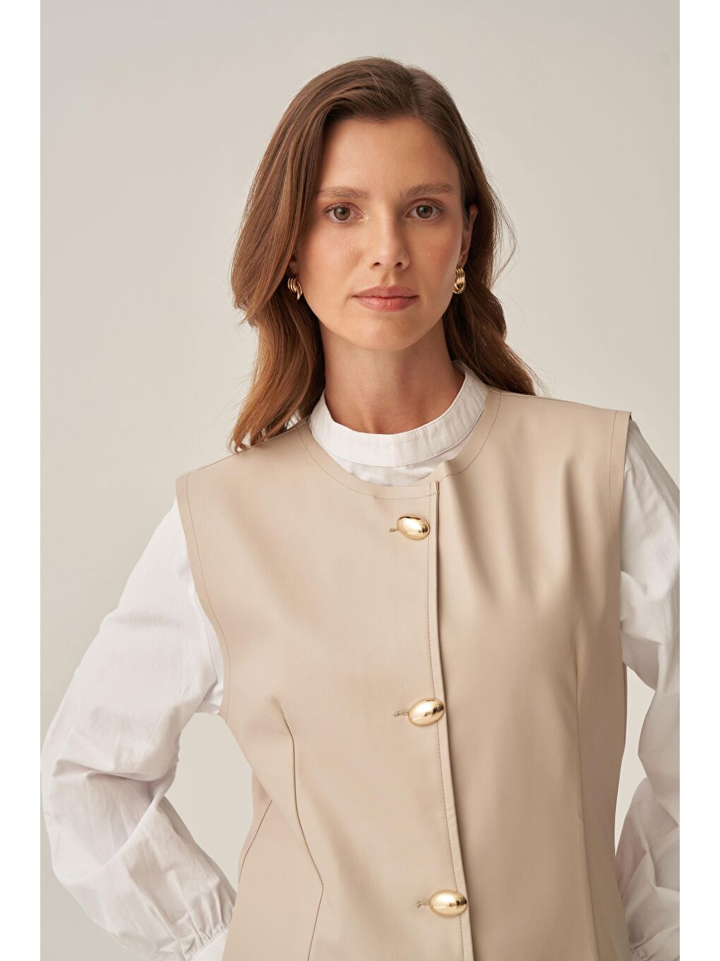 Bej Taş-Gold Düğmeli Süetli Deri Yelek-4